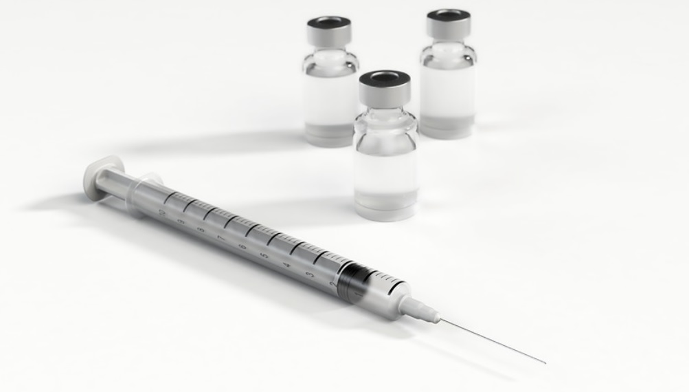 O mercado de vacinas segue sendo um dos principais investimentos das indústrias farmacêuticas, visto o tamanho de sua rentabilidade.