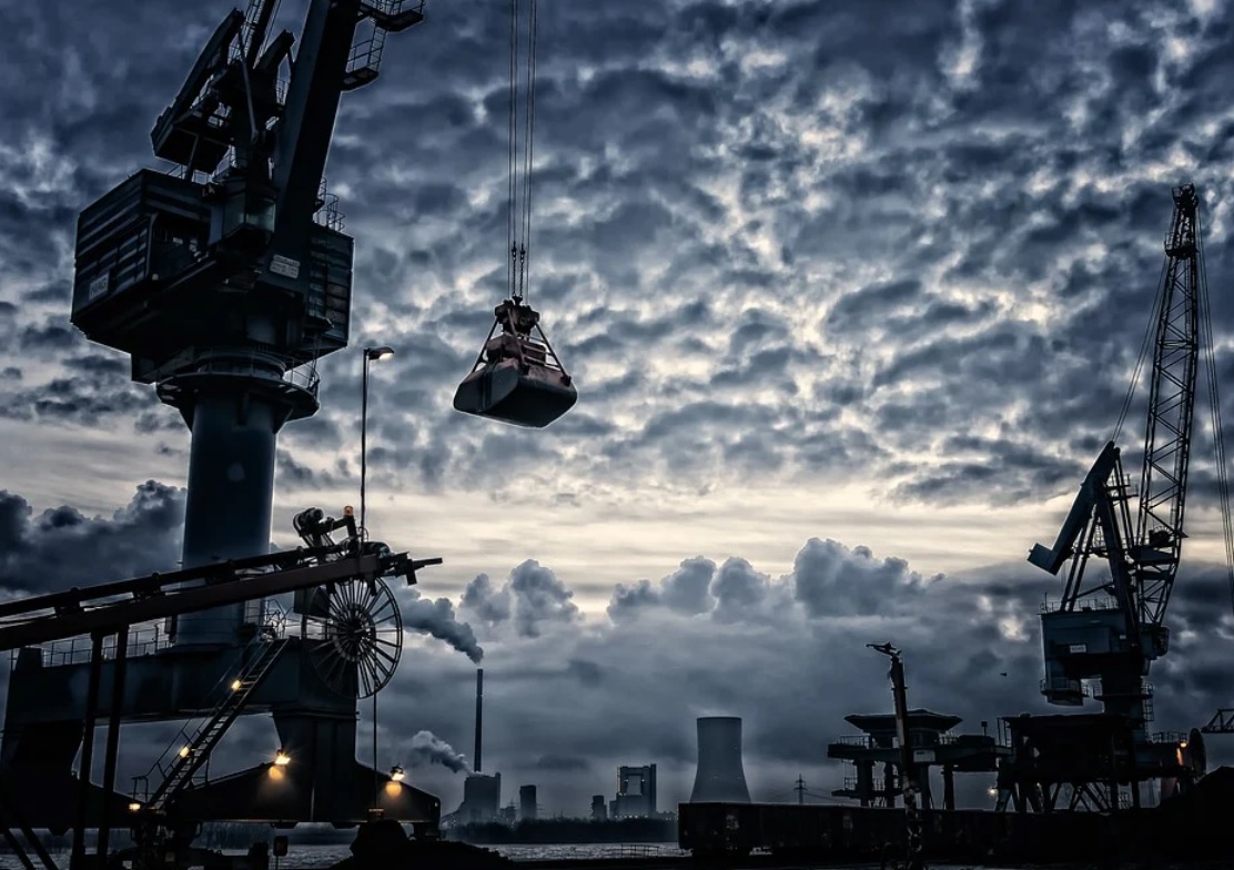 O local de produção de uma indústria farmacêutica, determina a facilidade de escoamento dos produtos no longo prazo.