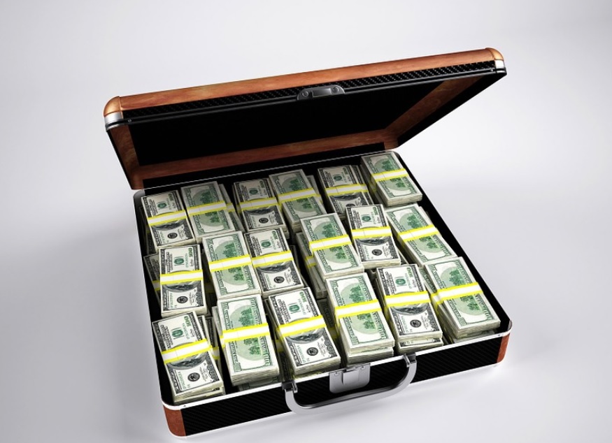 As indústrias farmacêuticas brasileiras seguem obtendo lucros altos, mesmo com a falta de insumos em cenário nacional