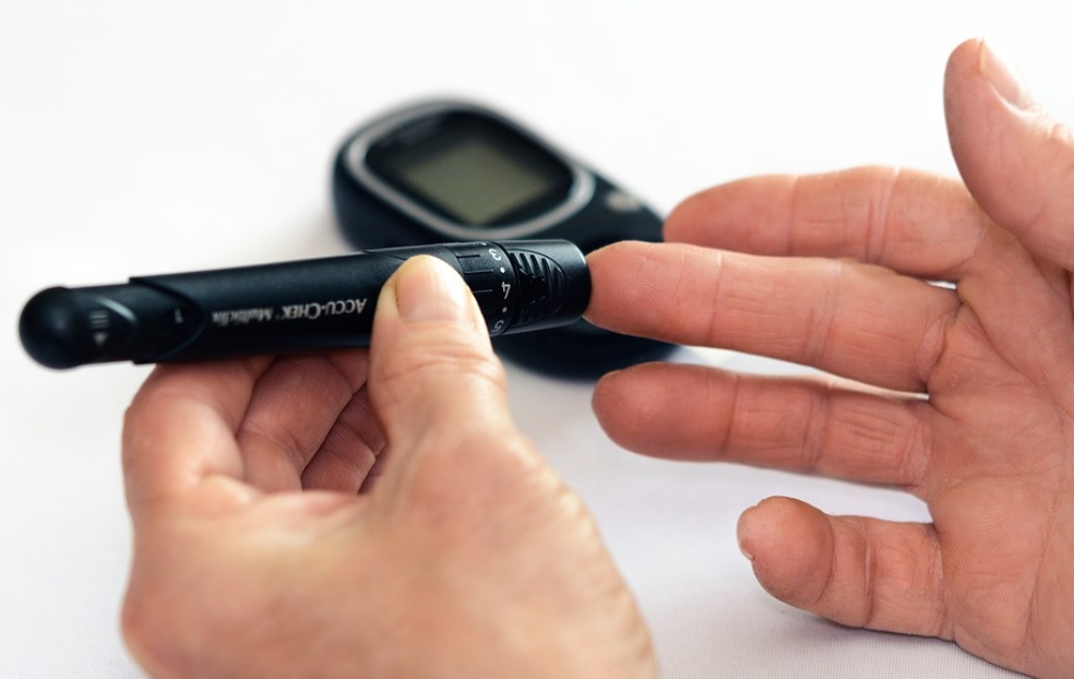 O aumento de casos de diabetes em 2022 refletem dados da pandemia de COVID-19. Onde as consultas foram adiadas e dessa forma muitos testes seguiram o 